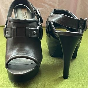 SIMPLY Vera Vera Wang 8 1/2 Open Toe Heels